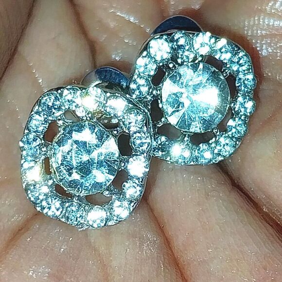 Elegant vintage stud earrings - Picture 1 of 5